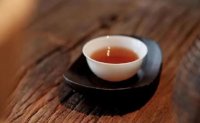 茶杯放下，是為了承接下一杯香茶。
